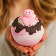 Piggy In The Middle  Bath Bomb