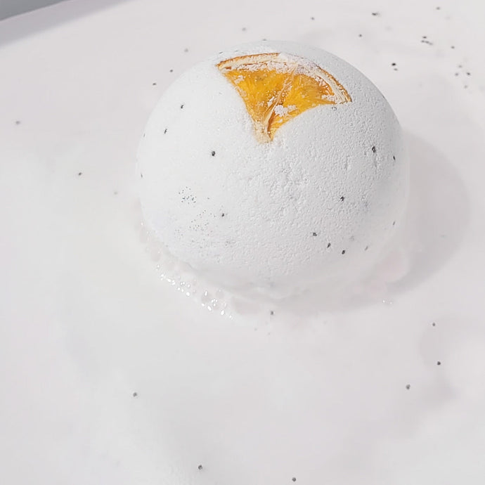 Lemon & Poppy Seed vegan RAW bath bomb