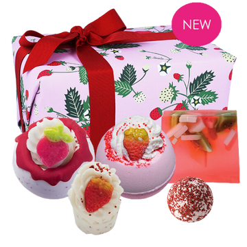 Strawberry Feels Forever Gift Pack