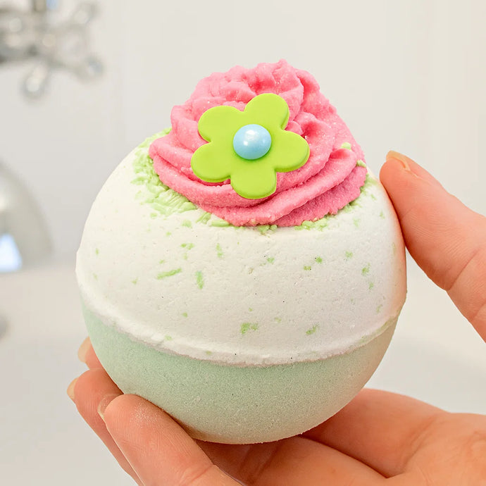 Apple & Raspberry Swirl Bath bomb