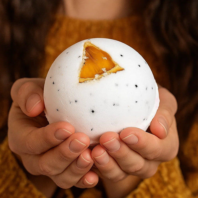 Lemon & Poppy Seed vegan RAW bath bomb