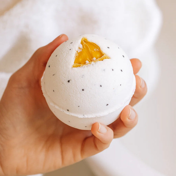Lemon & Poppy Seed vegan RAW bath bomb