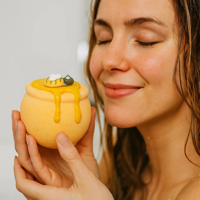 Honey Pot Bath Bomb